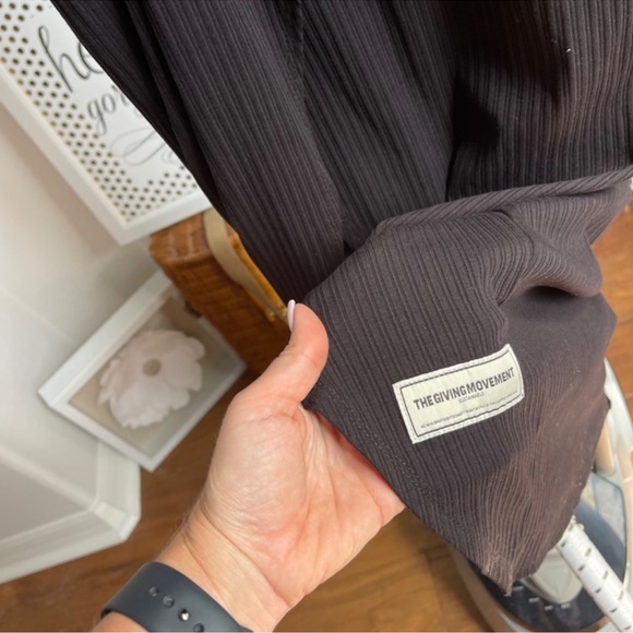 THEGIVINGMOVEMENT V-NECK LONG-SLEEVE COTTONRIB100© DRESS - Picture 13 of 13